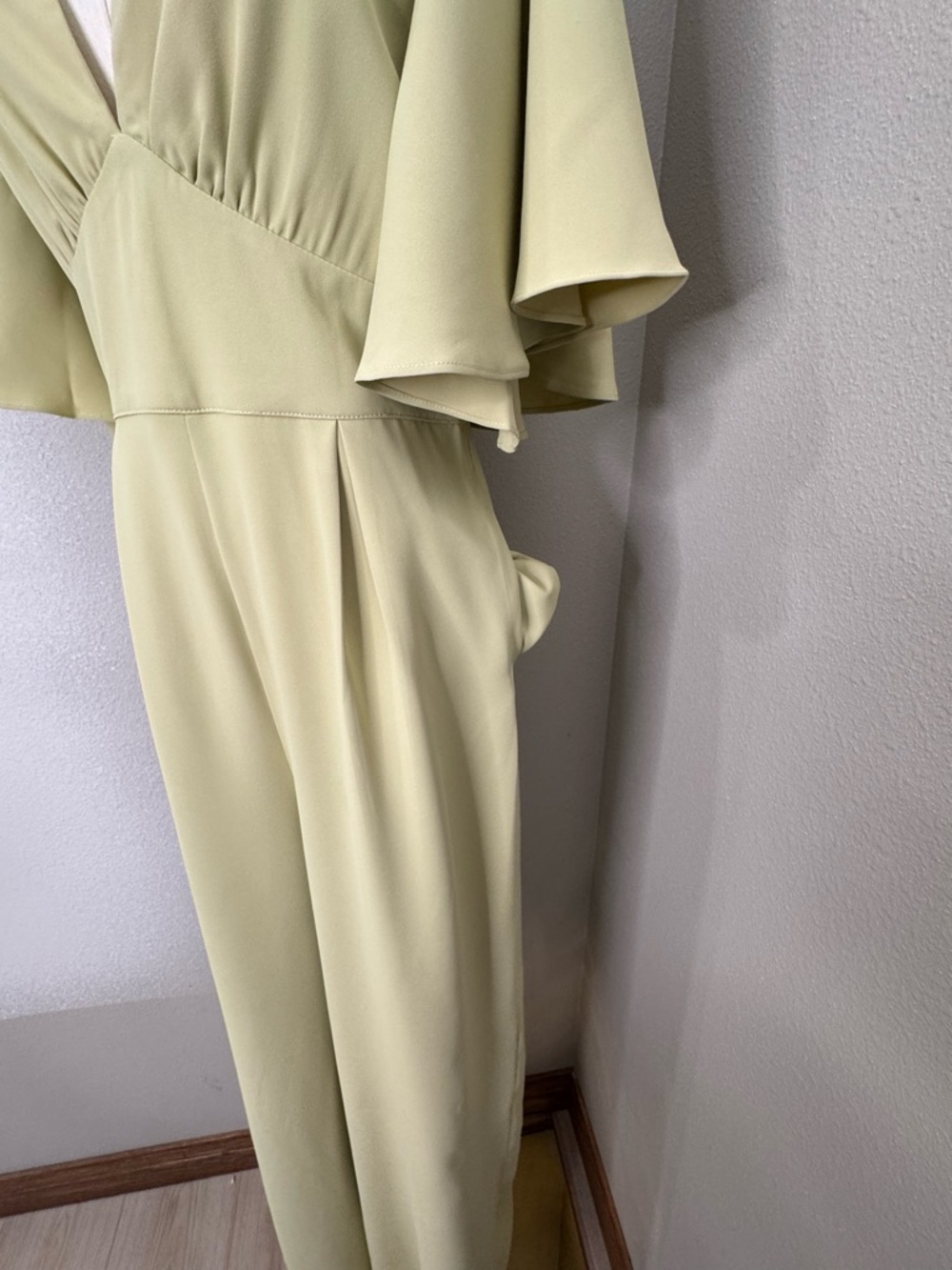MULLA Pistachio Yellow Jumpsuit NWT Wide Leg Flutter Sleeve Open Back M - Picture 3 of 11